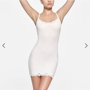 SKIMS Fits Everybody Lace Slip Dress - Marble White NWT